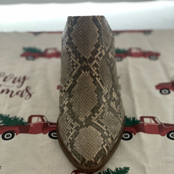 Snake Print Heels - Picture 3 of 7